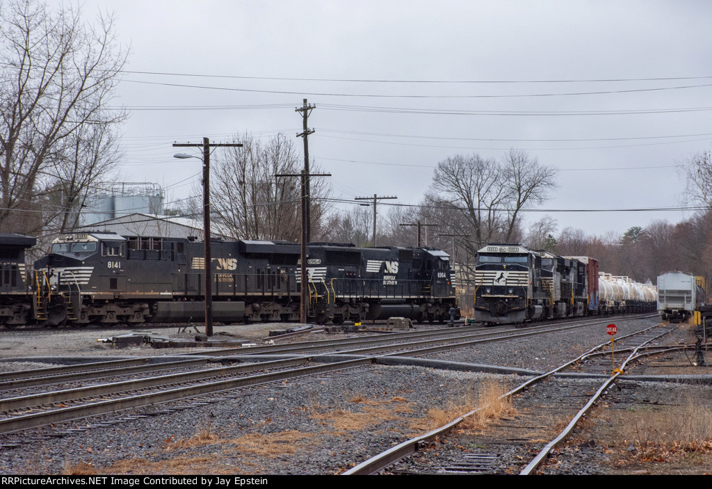An eastbound rounds the bend 